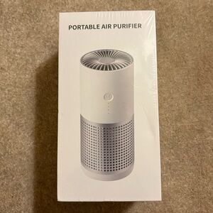NWT - Portable Car Air Purifier